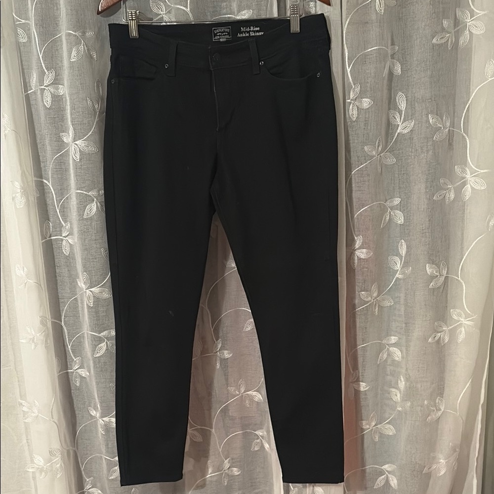 Signature by Levi Strauss Black Ankle Skinny Jeans